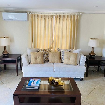Bianca Bay 3 Bedroom West Coast Beach Front Villa سانت جيمس المظهر الخارجي الصورة