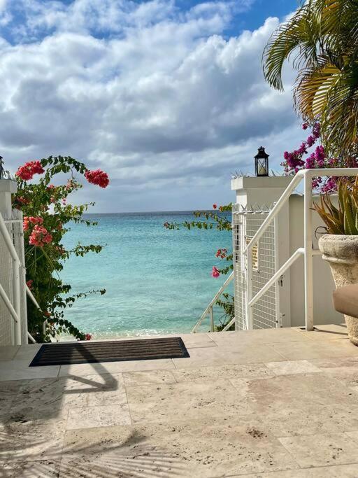 Bianca Bay 3 Bedroom West Coast Beach Front Villa سانت جيمس المظهر الخارجي الصورة