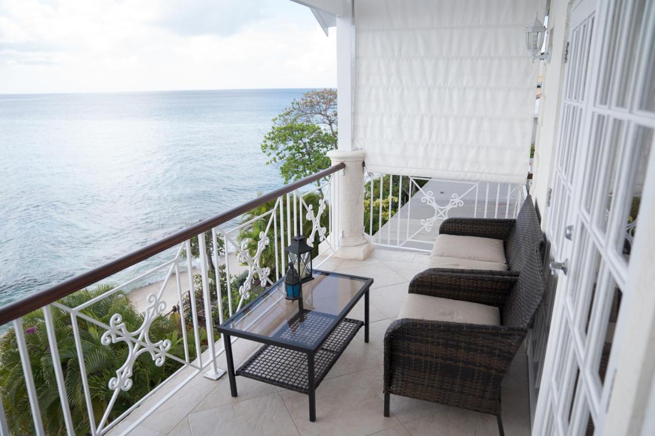 Bianca Bay 3 Bedroom West Coast Beach Front Villa سانت جيمس المظهر الخارجي الصورة