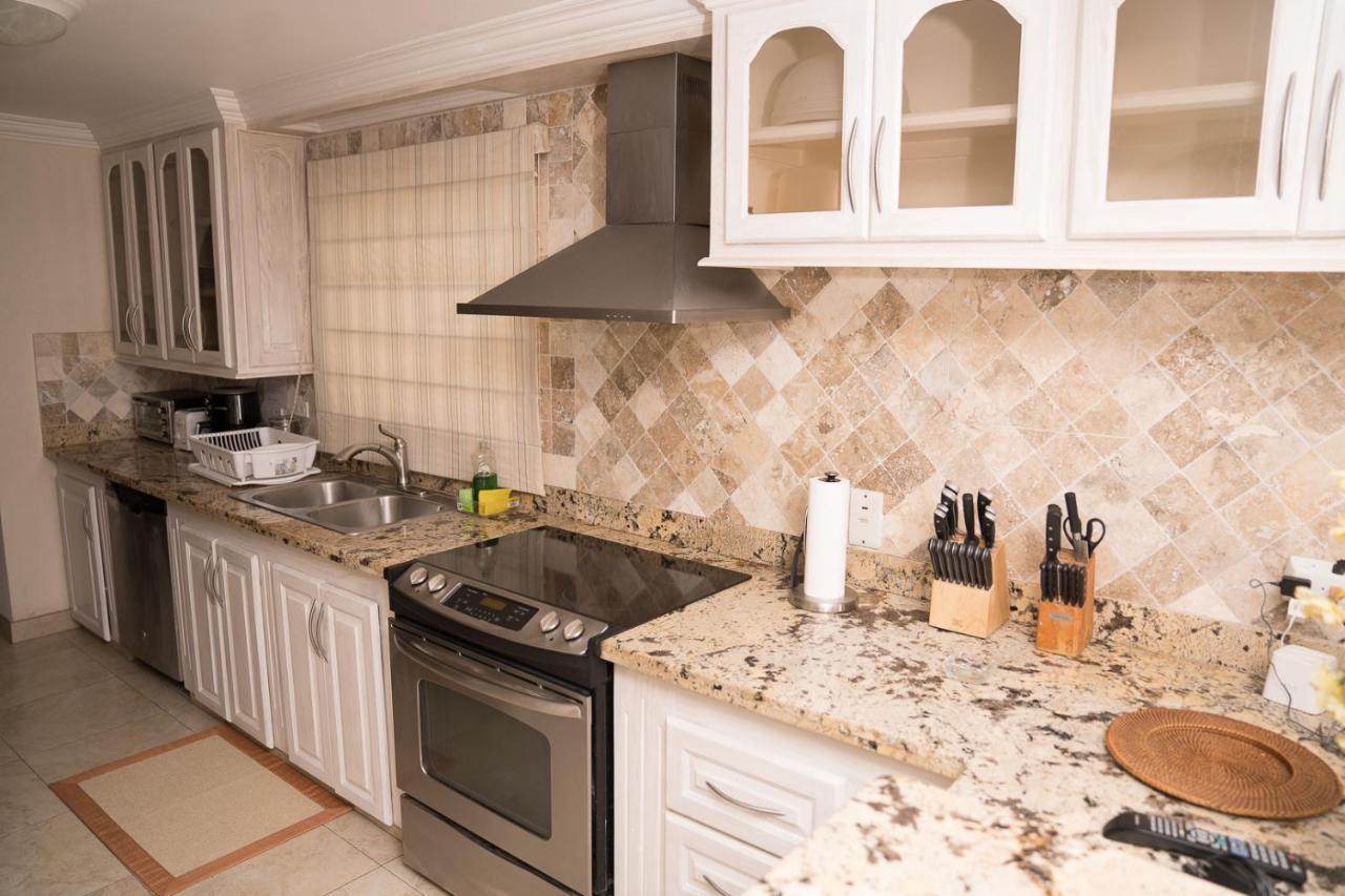 Bianca Bay 3 Bedroom West Coast Beach Front Villa سانت جيمس المظهر الخارجي الصورة