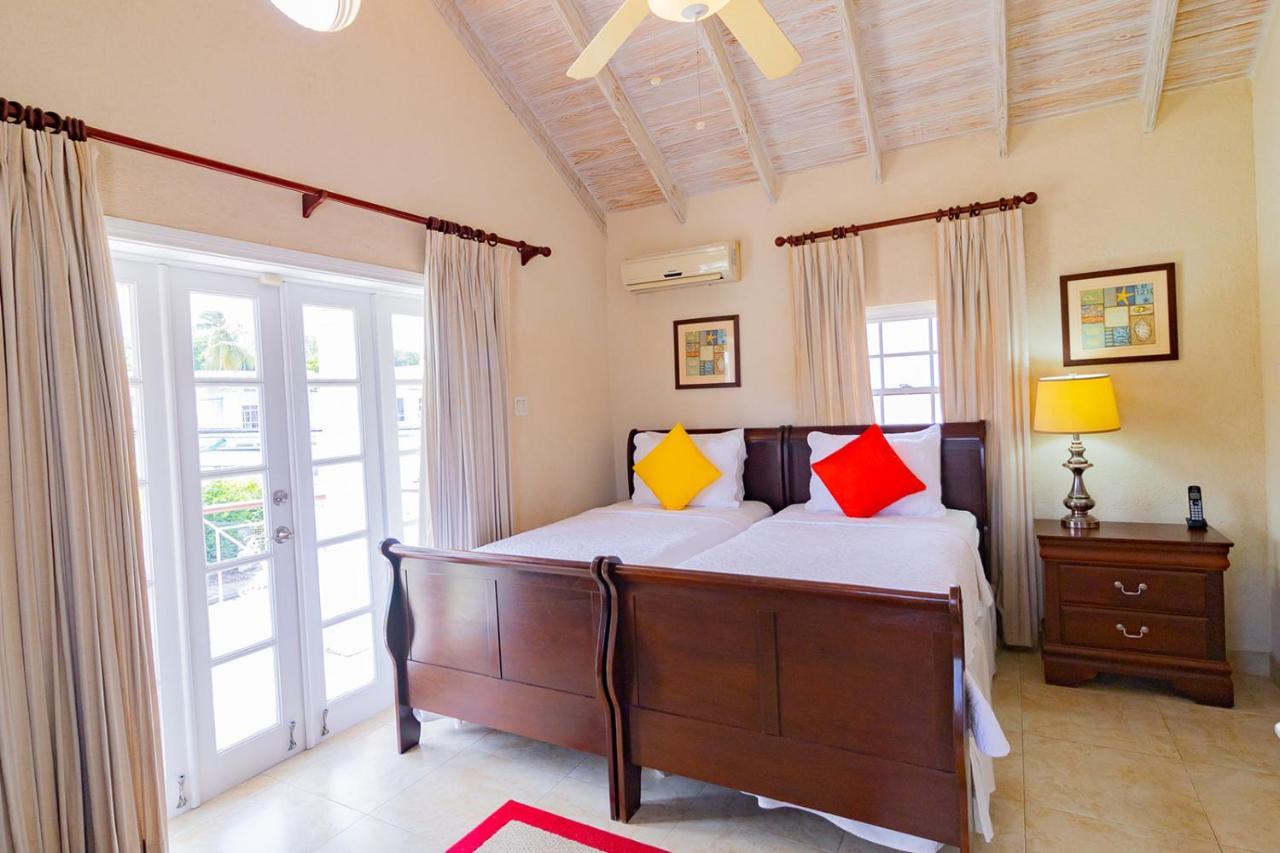 Bianca Bay 3 Bedroom West Coast Beach Front Villa سانت جيمس المظهر الخارجي الصورة