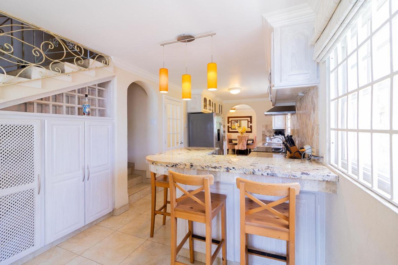 Bianca Bay 3 Bedroom West Coast Beach Front Villa سانت جيمس المظهر الخارجي الصورة